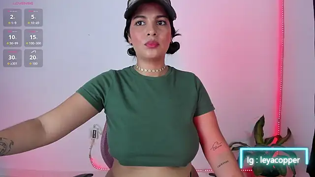 Leyacopper  online show from May 27, 2026, 11:24 pm