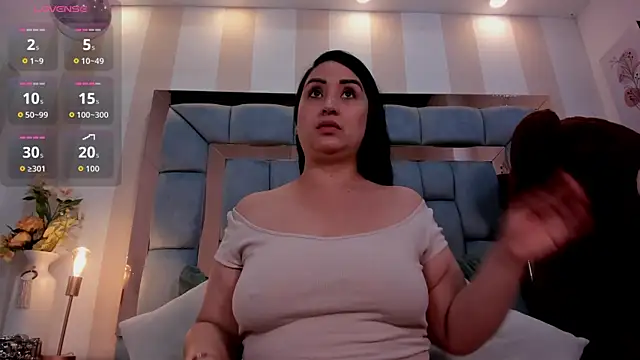 naomy sexy  online show from June 18, 2026, 10:14 pm
