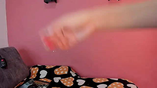 NhoanBrunette online show from December 20, 2025, 1:07 pm