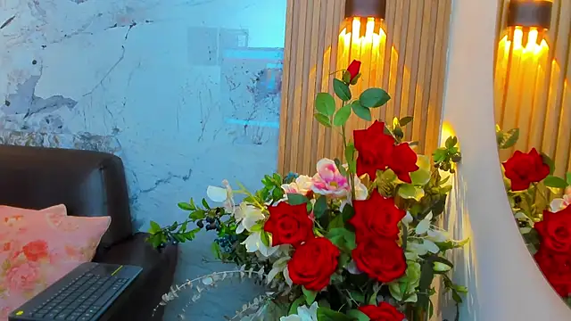 Nayla Monroee online show from November 18, 2025, 8:02 pm