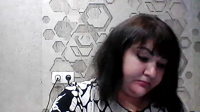 KaralinaLoverq online show from October 28, 2025, 5:04 pm