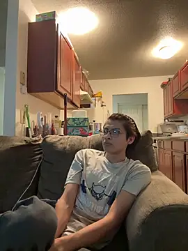 alexismar28 online show from October 26, 2025, 3:51 pm