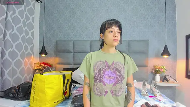 Luna Bella3 online show from January 13, 2026, 10:42 am