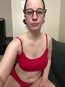 CreamedKitten online show from December 15, 2025, 3:49 pm