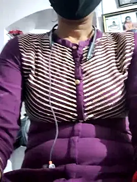 Hot-Rubyy online show from December 1, 2025, 9:14 am