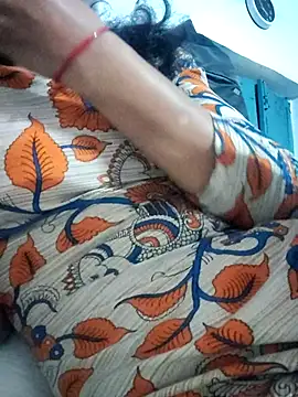 Hot-Rubyy online show from April 8, 2026, 10:15 am