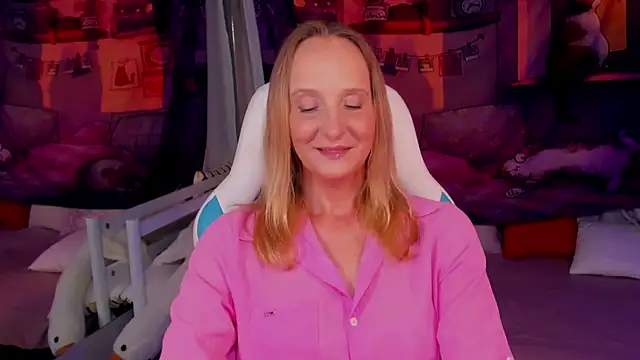 ScarlettPalmer online show from July 15, 2026, 7:24 am