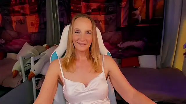 ScarlettPalmer online show from July 26, 2026, 10:11 am