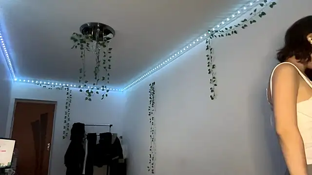 Snapshot of LilithFlamey chatting on November 21, 2025, 6:17 pm LilithFlamey online show from November 21, 2025, 6:17 pm