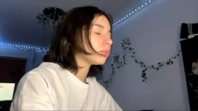 Snapshot of LilithFlamey chatting on November 25, 2025, 4:18 pm LilithFlamey online show from November 25, 2025, 4:18 pm