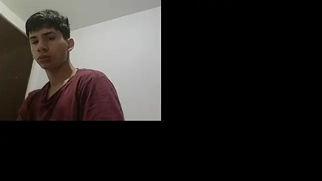 Snapshot of adriuth_699 chatting on January 8, 2026, 3:42 am adriuth 699 online show from January 8, 2026, 3:42 am