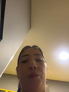 Hannahpradaa  online show from November 27, 2025, 7:38 pm