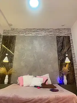 Hannahpradaa  online show from January 13, 2026, 11:37 am