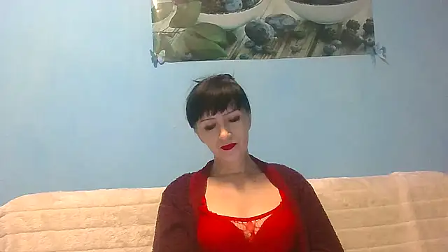 IffetLove42 online show from November 5, 2025, 7:03 pm