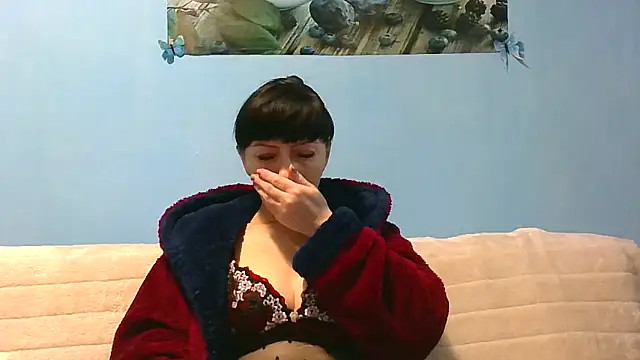 Snapshot of IffetLove42 chatting on May 13, 2026, 7:39 am IffetLove42 online show from May 13, 2026, 7:39 am
