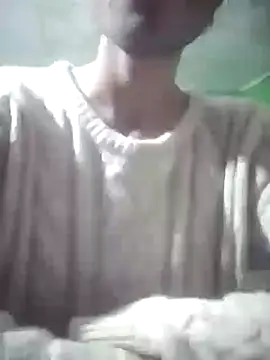 Snapshot of Luckysucks chatting on October 27, 2025, 8:13 pm Luckysucks online show from October 27, 2025, 8:13 pm