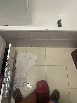 Snapshot of negrinho5 chatting on April 5, 2026, 1:36 am negrinho5 online show from April 5, 2026, 1:36 am