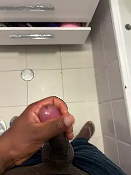 Snapshot of negrinho5 chatting on April 13, 2026, 1:00 am negrinho5 online show from April 13, 2026, 1:00 am