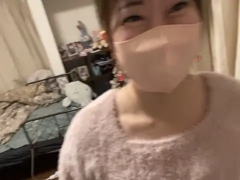 hitomi desu online show from February 1, 2026, 8:07 pm