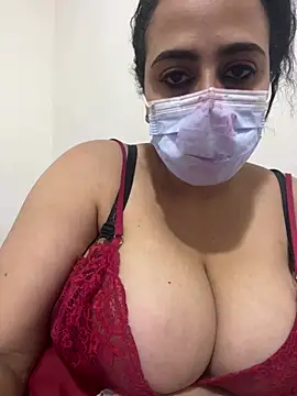 Snapshot of WildNour chatting on February 7, 2026, 9:18 pm WildNour online show from February 7, 2026, 9:18 pm