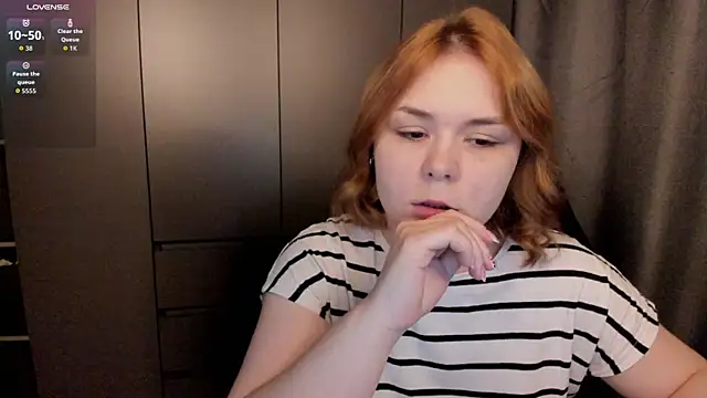 Snapshot of sophia_lix chatting on April 19, 2026, 4:50 pm sophia lix online show from April 19, 2026, 4:50 pm