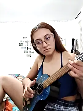 Snapshot of bellastorme04 chatting on March 20, 2026, 12:59 am bellastorme04 online show from March 20, 2026, 12:59 am