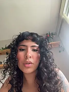 SugarTroubl33 online show from April 23, 2026, 2:52 pm