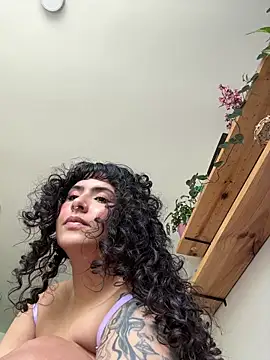 SugarTroubl33 online show from July 8, 2026, 2:32 pm