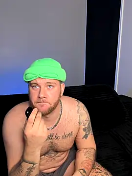 thepornplugz online show from December 15, 2025, 5:50 pm