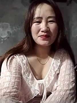 emini-xx online show from December 21, 2025, 4:41 am