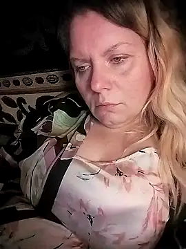 Lana-murr online show from November 15, 2025, 6:26 pm