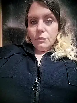 Lana-murr online show from April 26, 2026, 7:22 pm