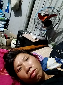 bella-la online show from November 9, 2025, 11:03 pm