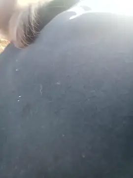 bella-la online show from December 2, 2025, 9:25 am