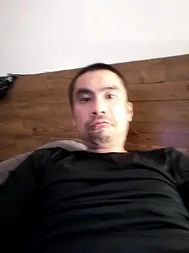 Stronggdragon85 online show from June 4, 2026, 11:27 am