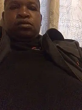 Snapshot of Johnparis505 chatting on October 29, 2025, 3:20 am Johnparis505 online show from October 29, 2025, 3:20 am