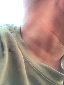 Snapshot of Johnparis505 chatting on November 2, 2025, 10:50 am Johnparis505 online show from November 2, 2025, 10:50 am