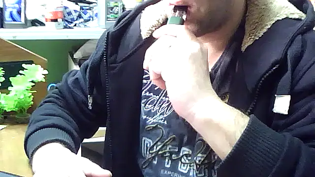 Snapshot of Your_sweet_stick chatting on March 23, 2026, 6:28 am Your sweet stick online show from March 23, 2026, 6:28 am