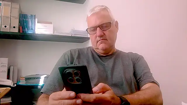Snapshot of Diegoriv71 chatting on July 1, 2026, 7:43 am Diegoriv71 online show from July 1, 2026, 7:43 am