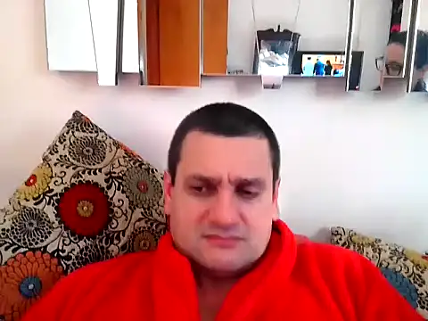 Snapshot of Alex-Naturista chatting on April 28, 2026, 6:57 pm Alex-Naturista online show from April 28, 2026, 6:57 pm