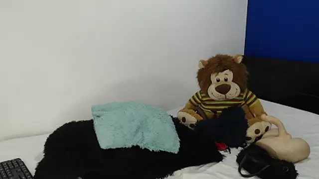 EmmilyConnor online show from June 17, 2026, 2:51 pm