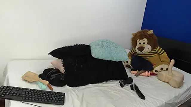 EmmilyConnor online show from July 30, 2026, 1:54 pm