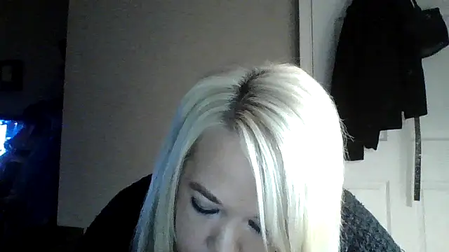 Snapshot of SilverSeductress chatting on February 3, 2026, 4:54 am SilverSeductress online show from February 3, 2026, 4:54 am