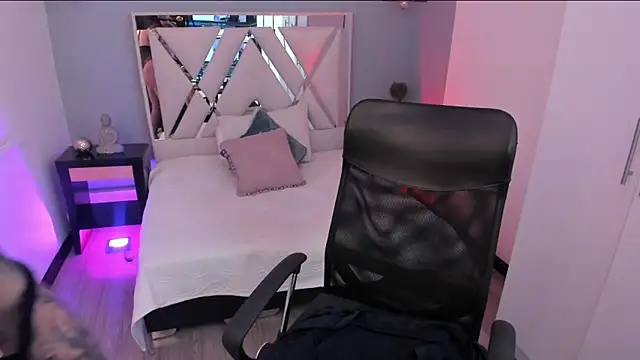 mia jagger online show from June 20, 2026, 3:31 am