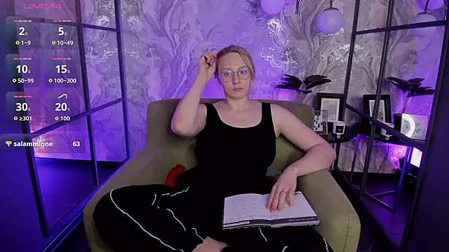 Liana Ln online show from November 30, 2025, 3:43 am