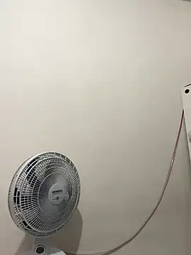 morenahhwy online show from November 4, 2025, 2:10 am