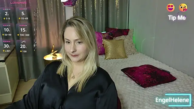 EngelHelene online show from October 31, 2025, 7:04 pm