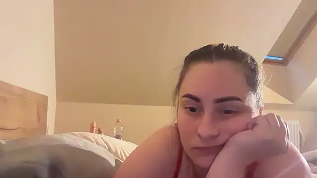 EngelHelene online show from May 1, 2026, 6:12 pm