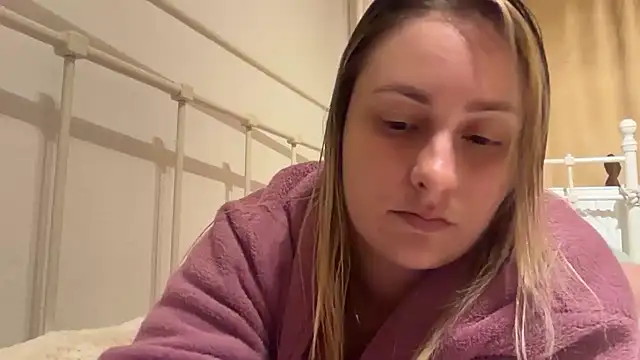 EngelHelene online show from May 8, 2026, 7:08 pm