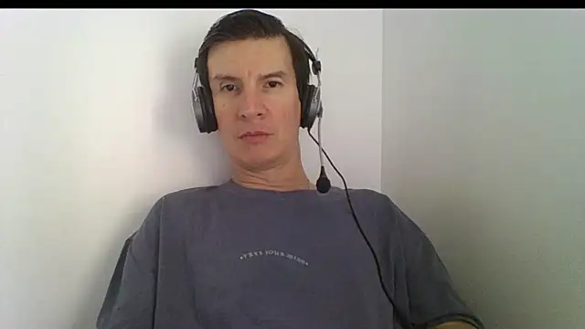 carliesexyman online show from November 19, 2025, 1:44 pm